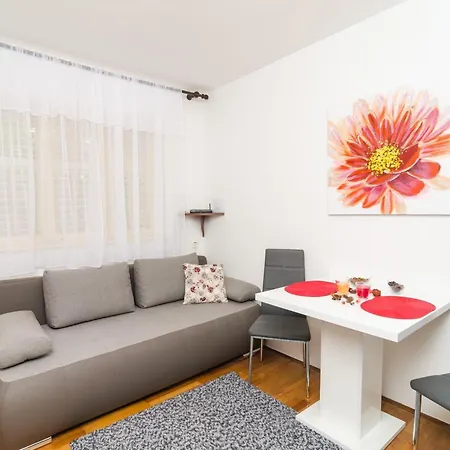 Apartment Adea - One Bedroom With Terrace